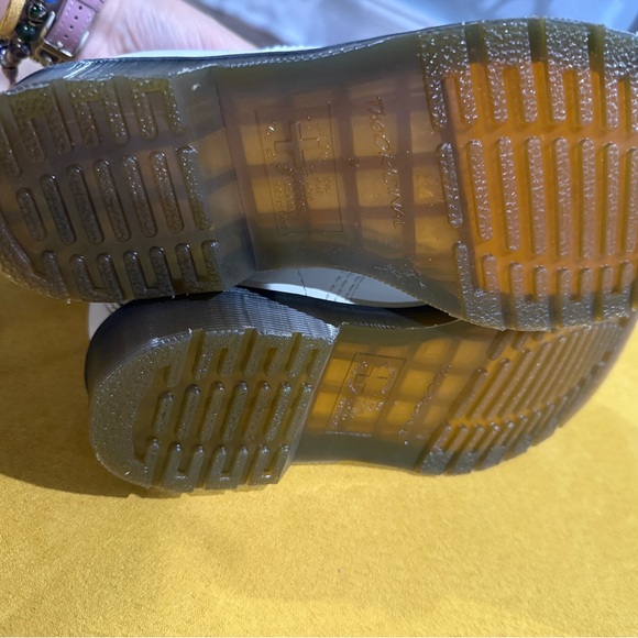 NWT Dr Martens - 8 Eyelet White Boot size us7 - Picture 4 of 6